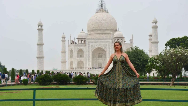 Taj Mahal Tour by Gatimaan Express Train
