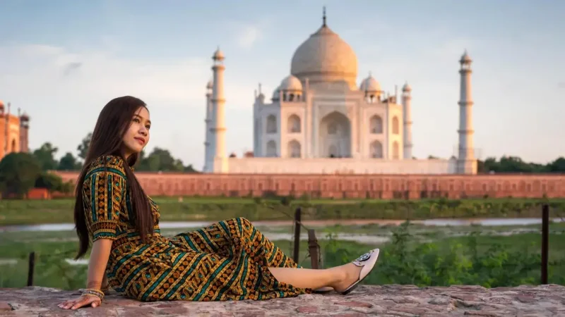 Taj Mahal Tour by Gatimaan Express Train