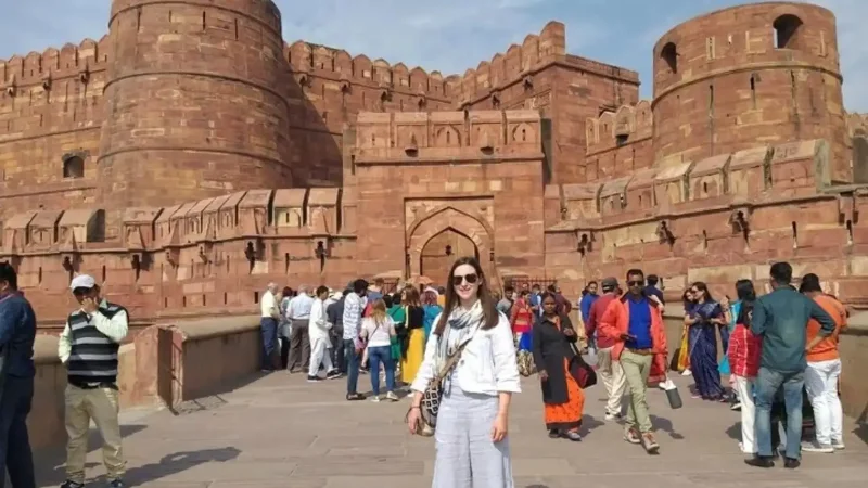 Taj Mahal Tour by Gatimaan Express Train