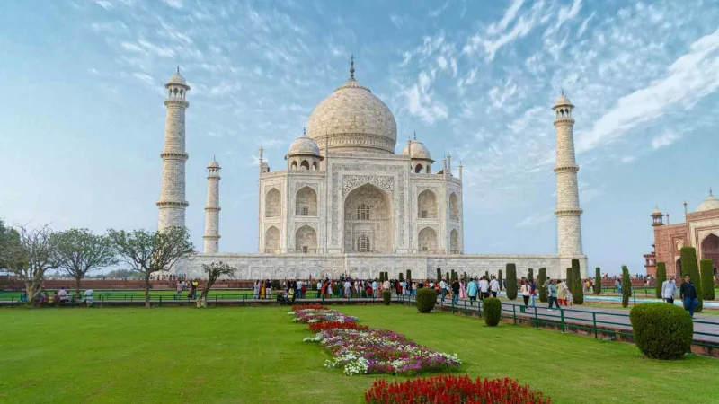  Discover the Majestic Taj Mahal