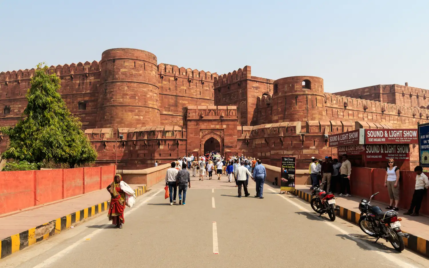 Taj mahal and agra fort tour by car